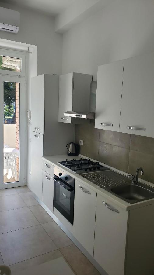 B&B Lido Apartament 10A 시비타노바 마르셰 외부 사진